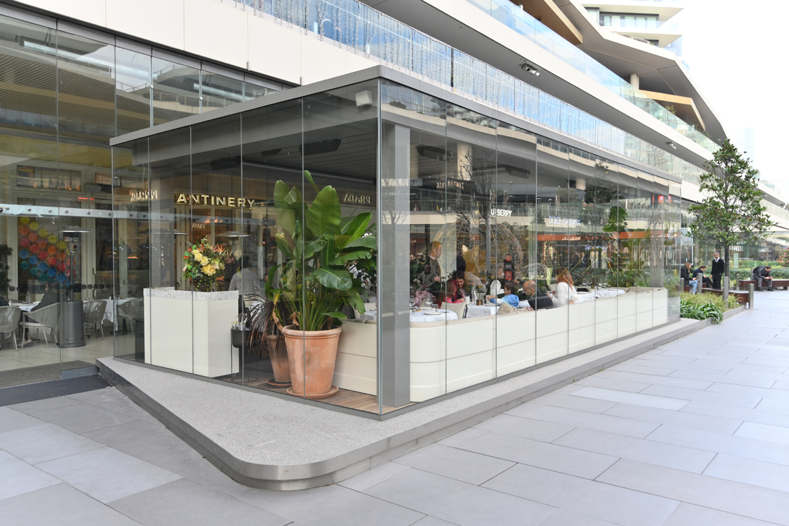 Zorlu Center Restoran Terası Cam Cephe ve Çelik Konstrüksiyon Uygulaması