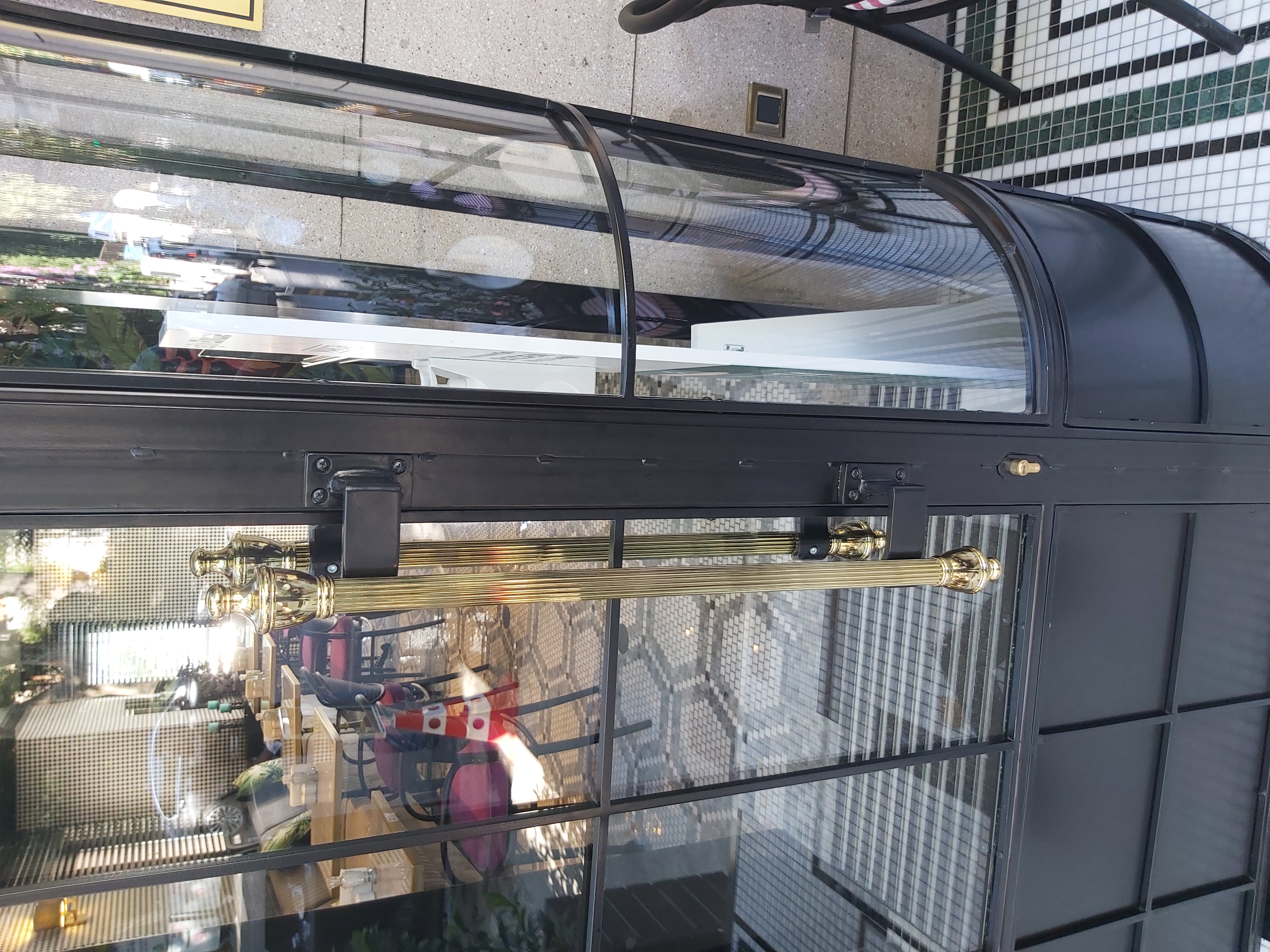Patisserie Özel Tasarım Cam Giriş Vestibülü Uygulaması
